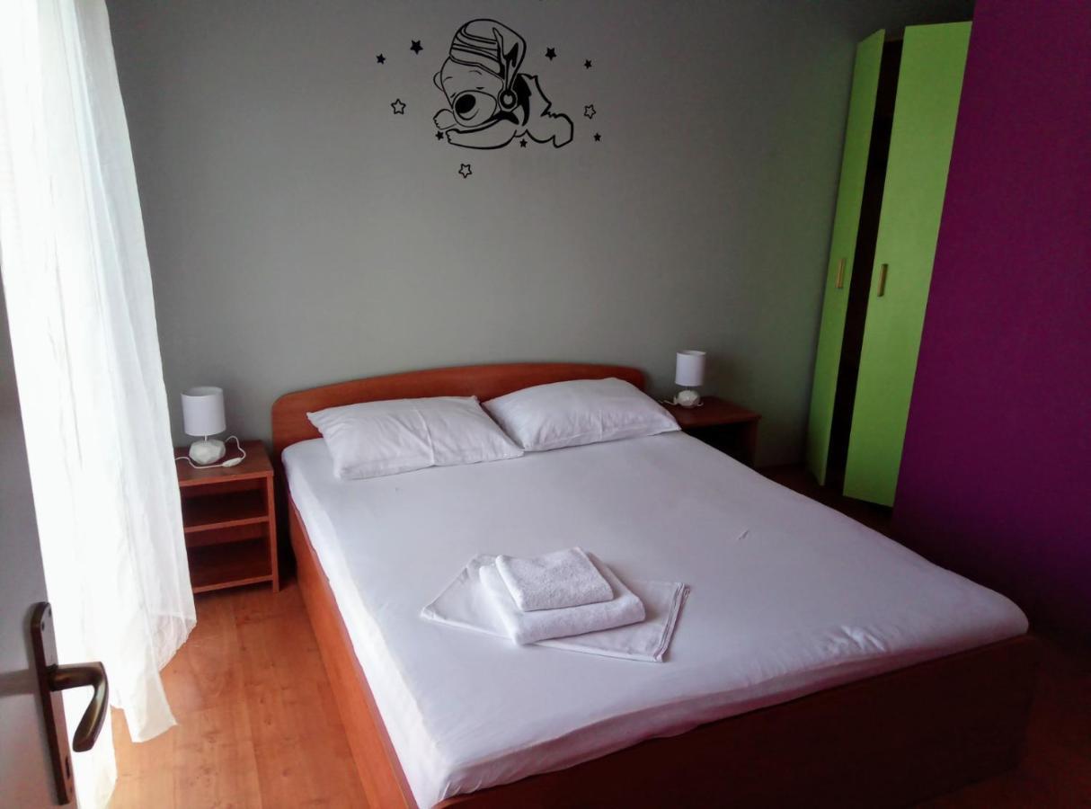 Laura Apartman *