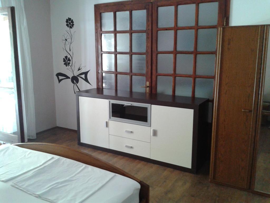 Apartman Laura *